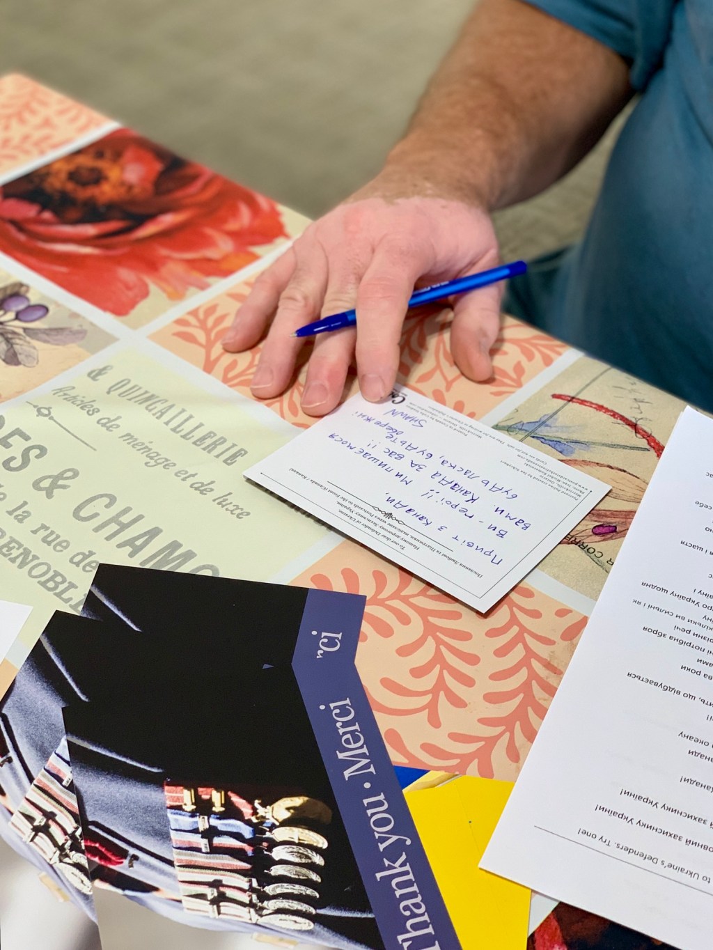 Millbrook Manor Residents Send Heartwarming Messages to Ukraine’s&nbsp;Defenders